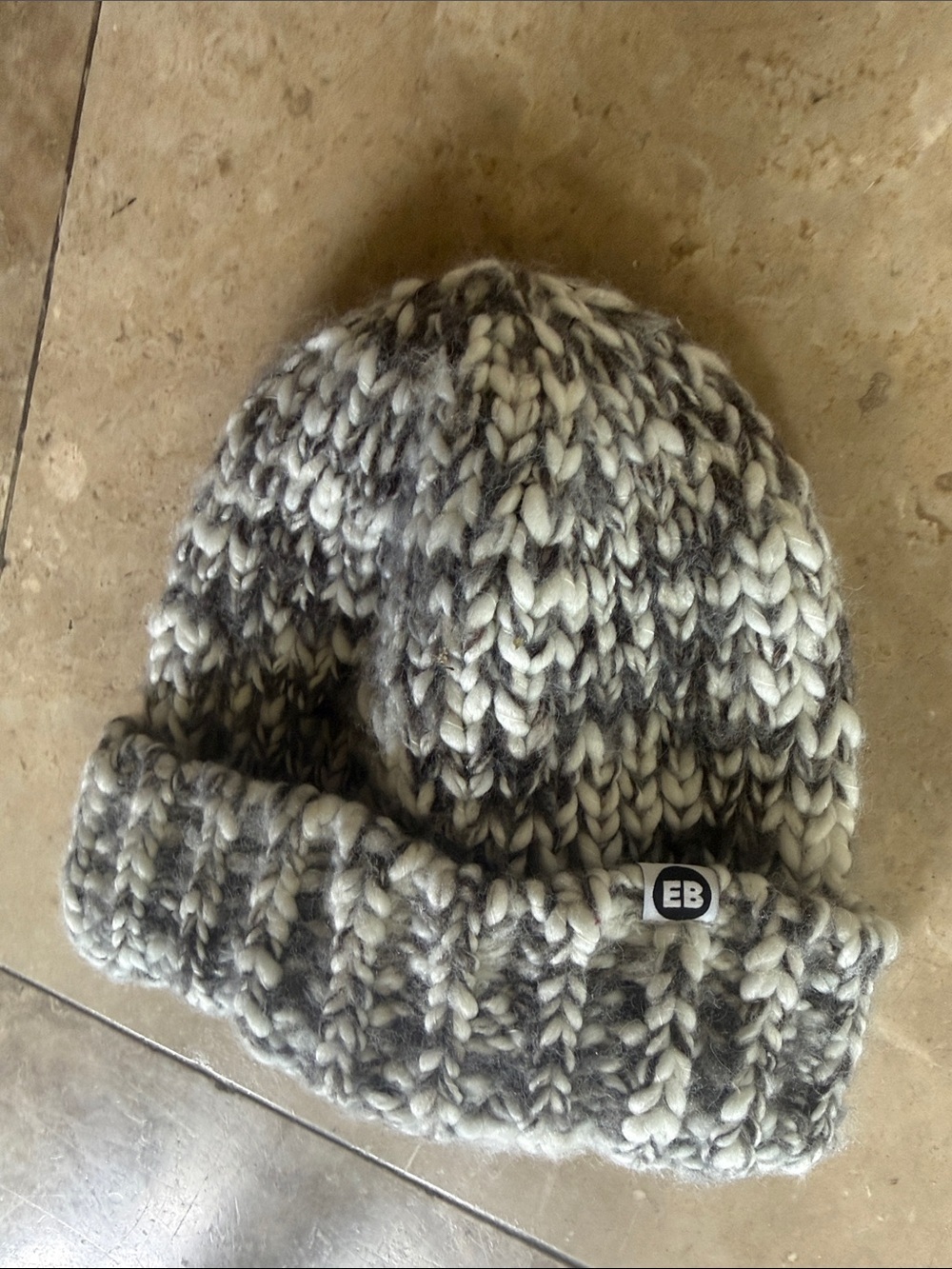 EDDIE BAUER ladies winter cap NWOT one size, gray, and white super soft and warm - Picture 3 of 7